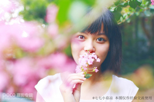 如何在公园里为女友拍摄情绪人像