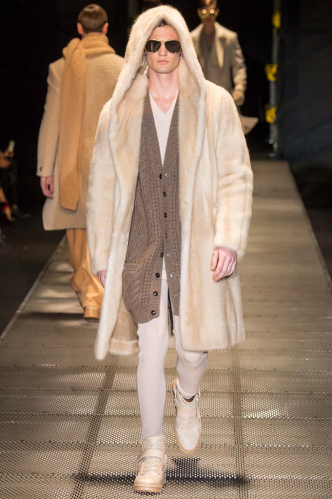 Versace（范思哲）2025米兰时装周秋冬系列男装时装发布