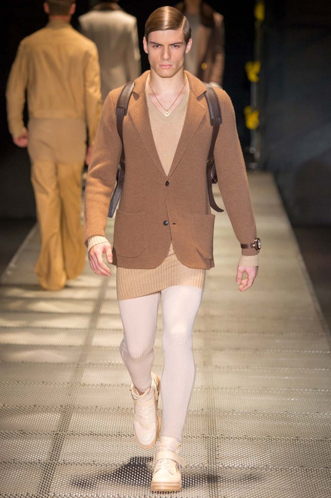 Versace（范思哲）2025米兰时装周秋冬系列男装时装发布