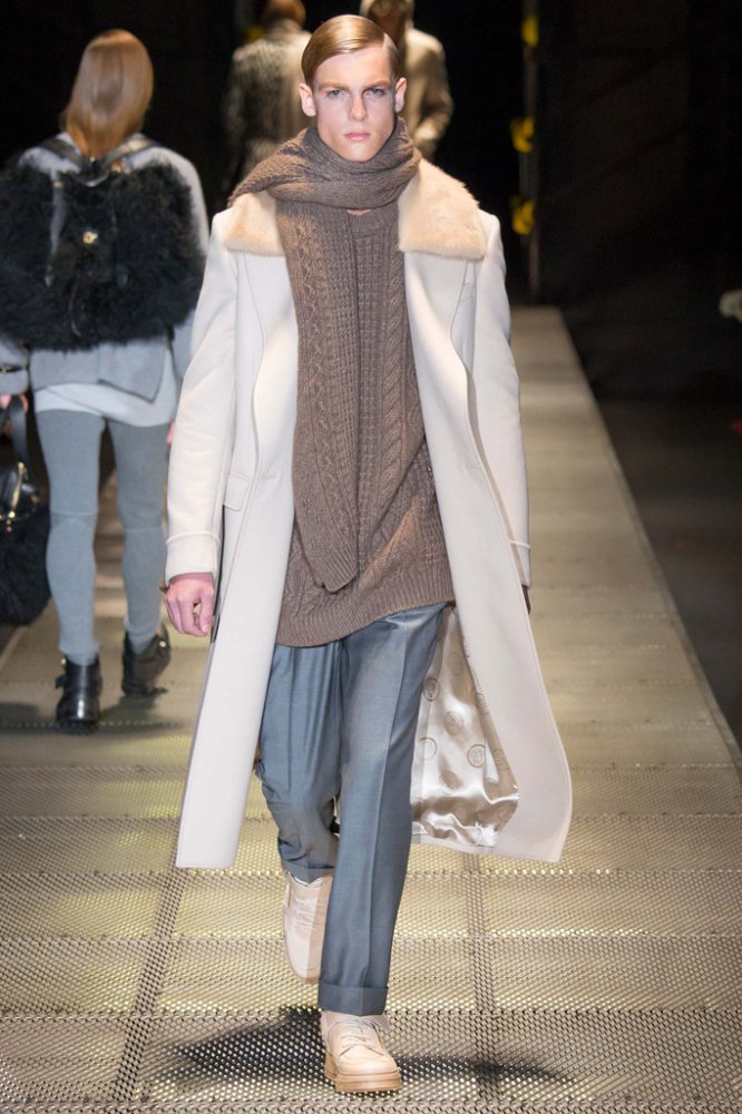 Versace（范思哲）2025米兰时装周秋冬系列男装时装发布