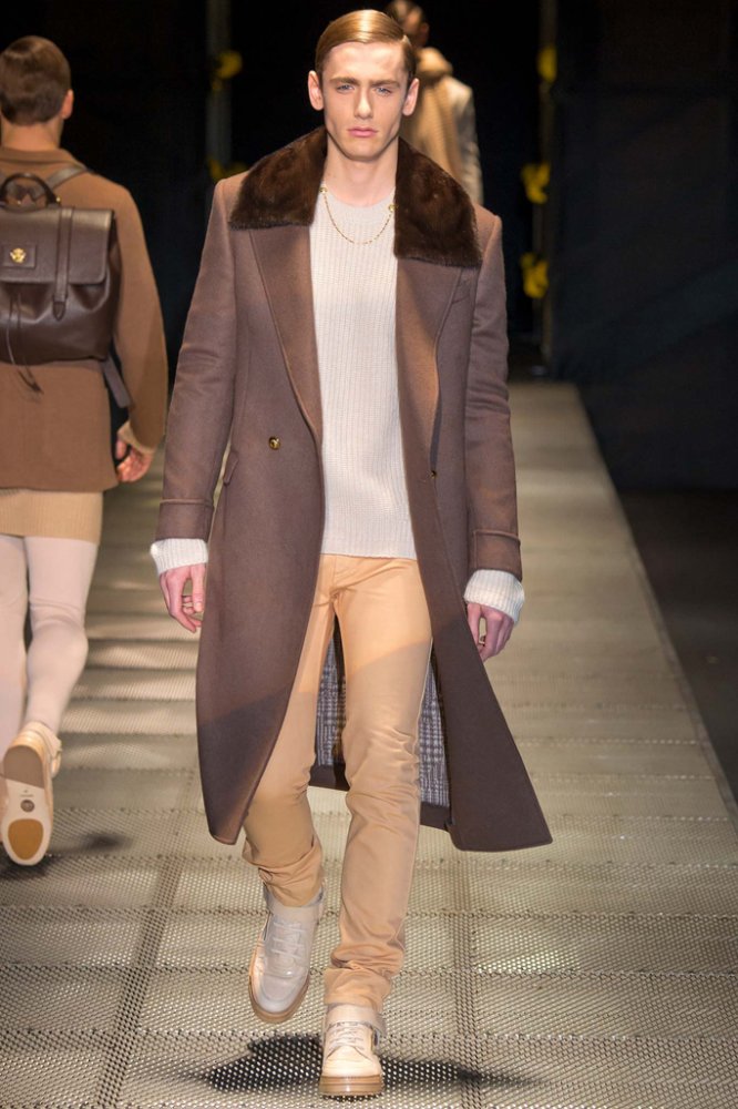 Versace（范思哲）2025米兰时装周秋冬系列男装时装发布