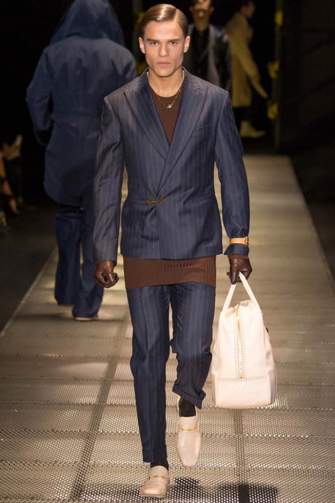 Versace（范思哲）2025米兰时装周秋冬系列男装时装发布