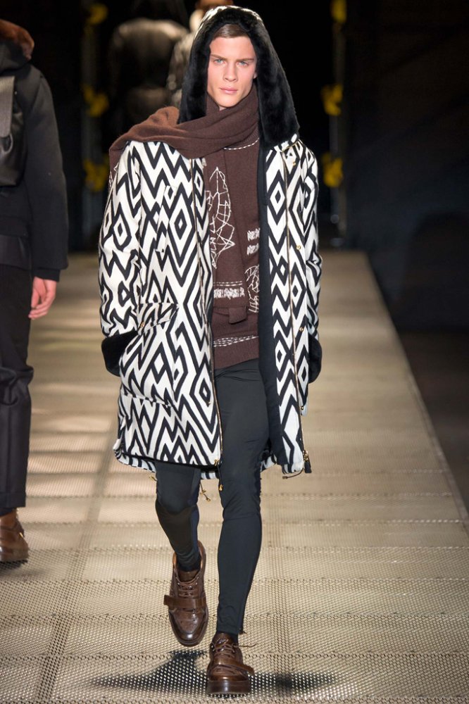 Versace（范思哲）2025米兰时装周秋冬系列男装时装发布