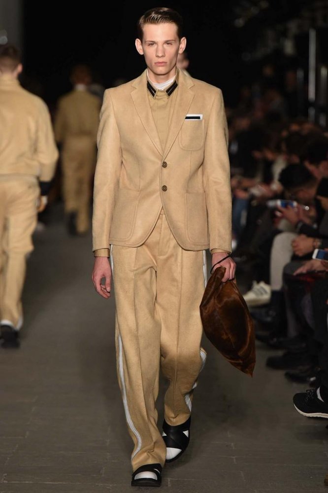 Andrea Pompilio 2025米兰时装周秋冬男装时装发布