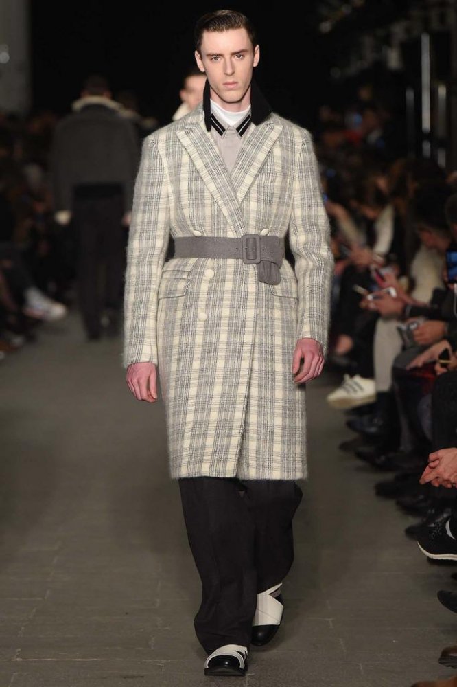 Andrea Pompilio 2025米兰时装周秋冬男装时装发布