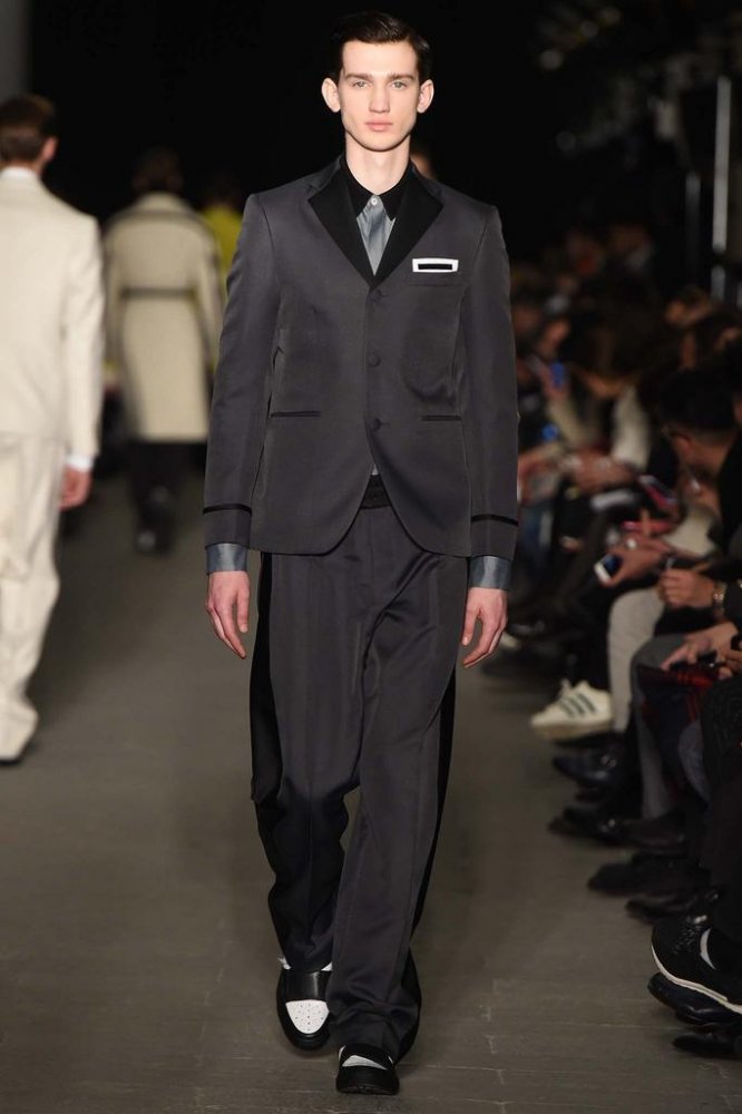 Andrea Pompilio 2025米兰时装周秋冬男装时装发布