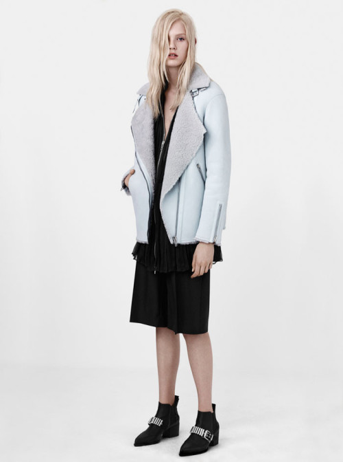 Alexander McQueen 2025早春夹克衫Lookbook 温暖的实用主义美学