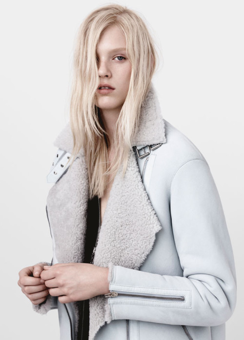 Alexander McQueen 2025早春夹克衫Lookbook 温暖的实用主义美学