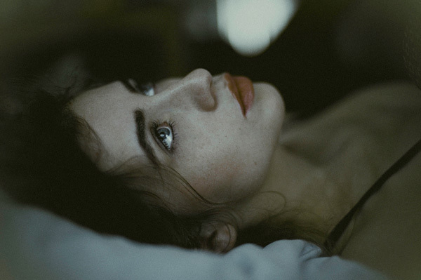 Janine Mizera人像摄影作品 明媚的忧伤融入阳光