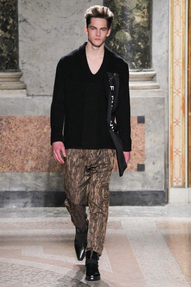 Roberto Cavalli 2025米兰时装周男装发布会