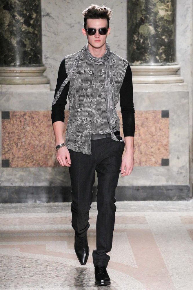 Roberto Cavalli 2025米兰时装周男装发布会