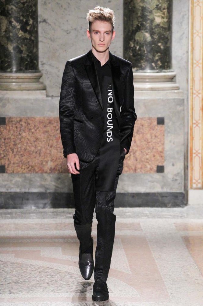 Roberto Cavalli 2025米兰时装周男装发布会