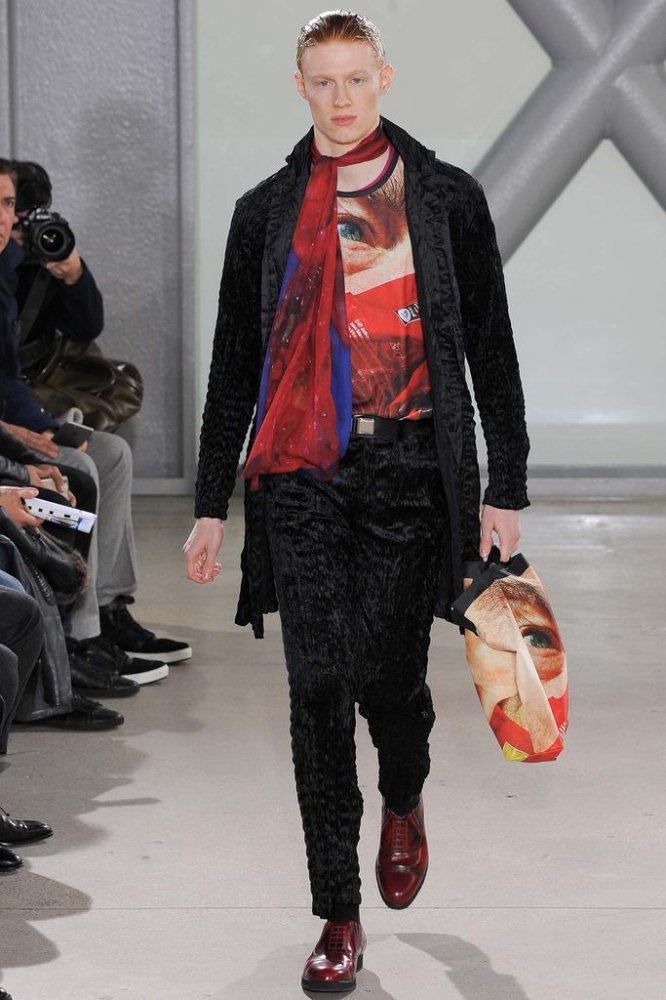 Issey Miyake 2025巴黎时装周男装发布会