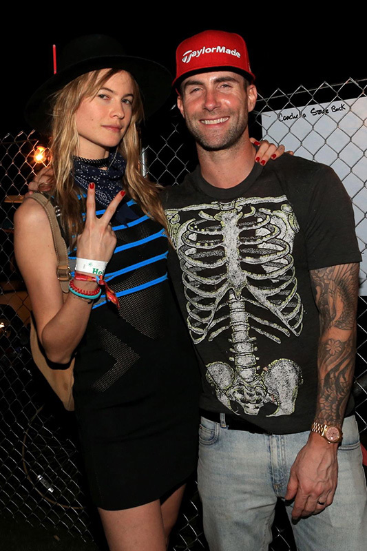 Coachella音乐节明星街拍：放纵时髦，自由舞动！