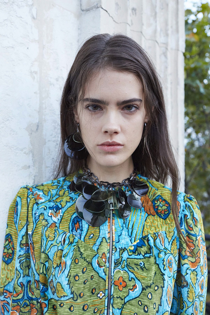 Louis Vuitton 2025春夏系列广告大片