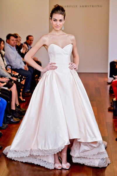 2025春夏最浪漫婚纱 怎么美都不过分