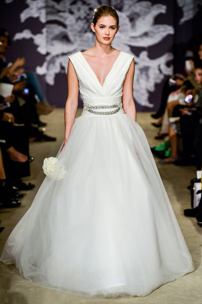 2025春夏最浪漫婚纱 怎么美都不过分