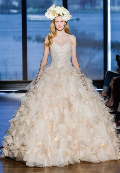 2025春夏最浪漫婚纱 怎么美都不过分