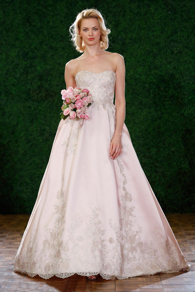 2025春夏最浪漫婚纱 怎么美都不过分