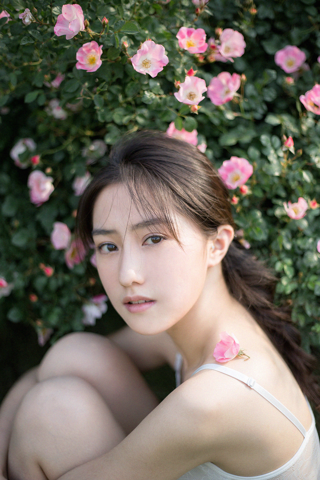 人像写真摄影：阳光暖暖拂来 ，眼眸温柔散开。