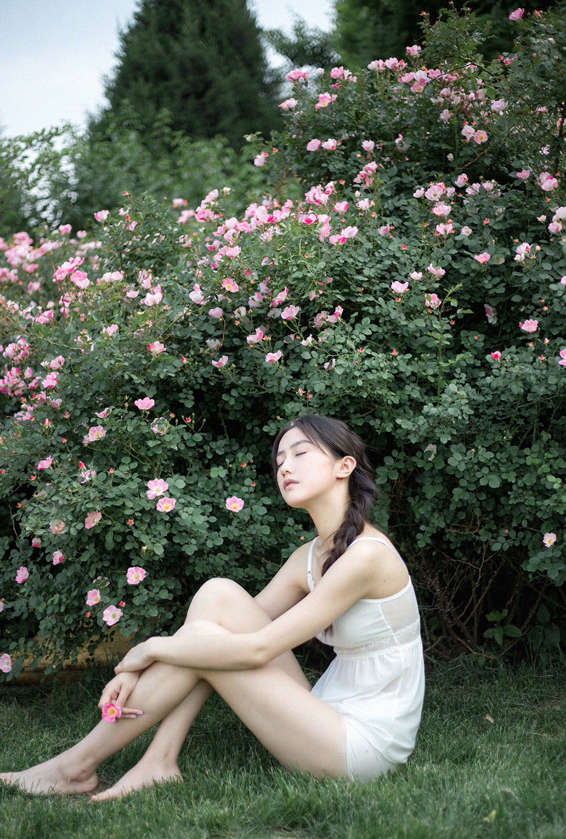 人像写真摄影：阳光暖暖拂来 ，眼眸温柔散开。