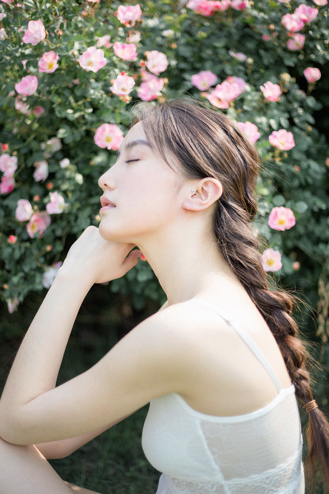 人像写真摄影：阳光暖暖拂来 ，眼眸温柔散开。