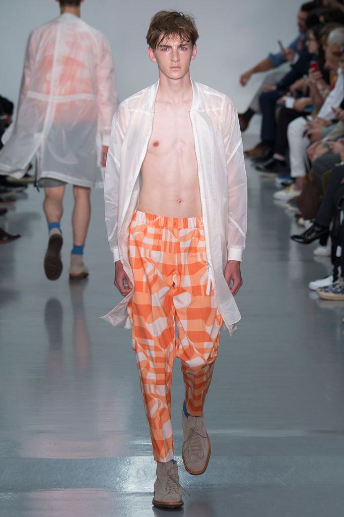 Lou Dalton 伦敦2025春夏系列男装秀