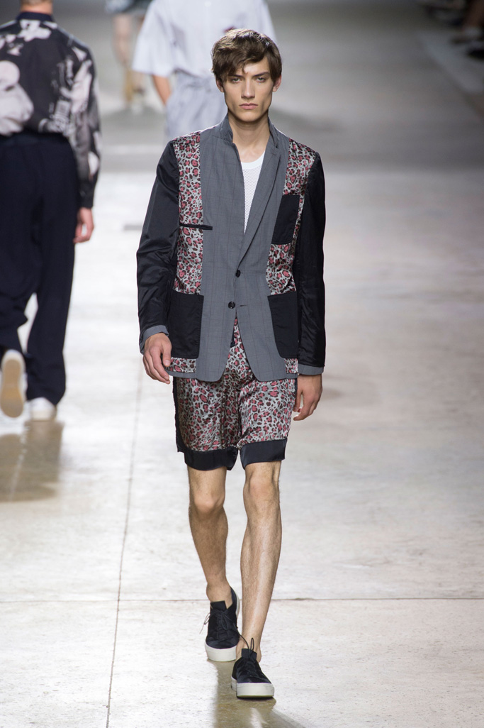 Dries Van Noten（德赖斯 范诺顿）2025巴黎时装周男装秀