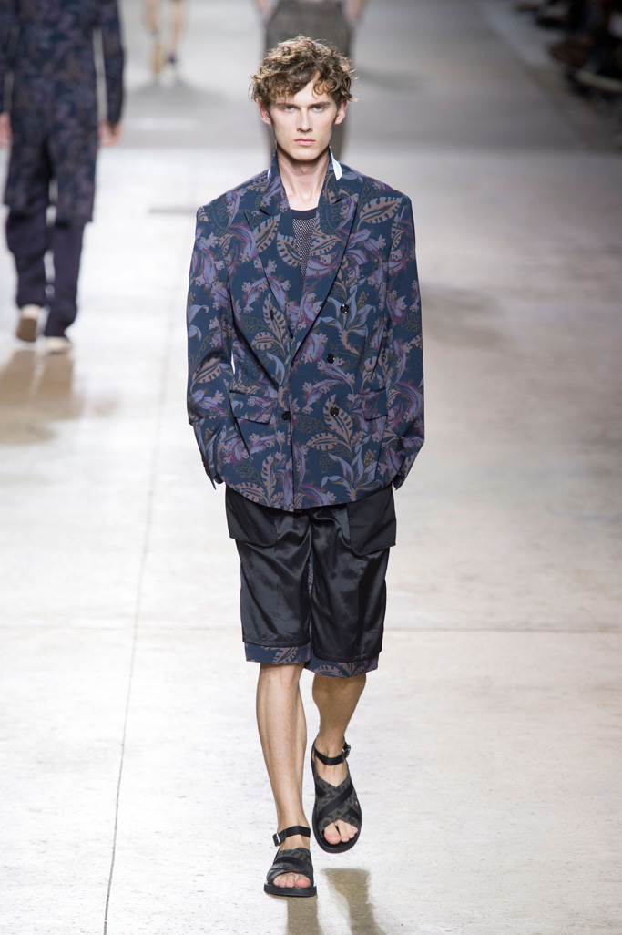Dries Van Noten（德赖斯 范诺顿）2025巴黎时装周男装秀