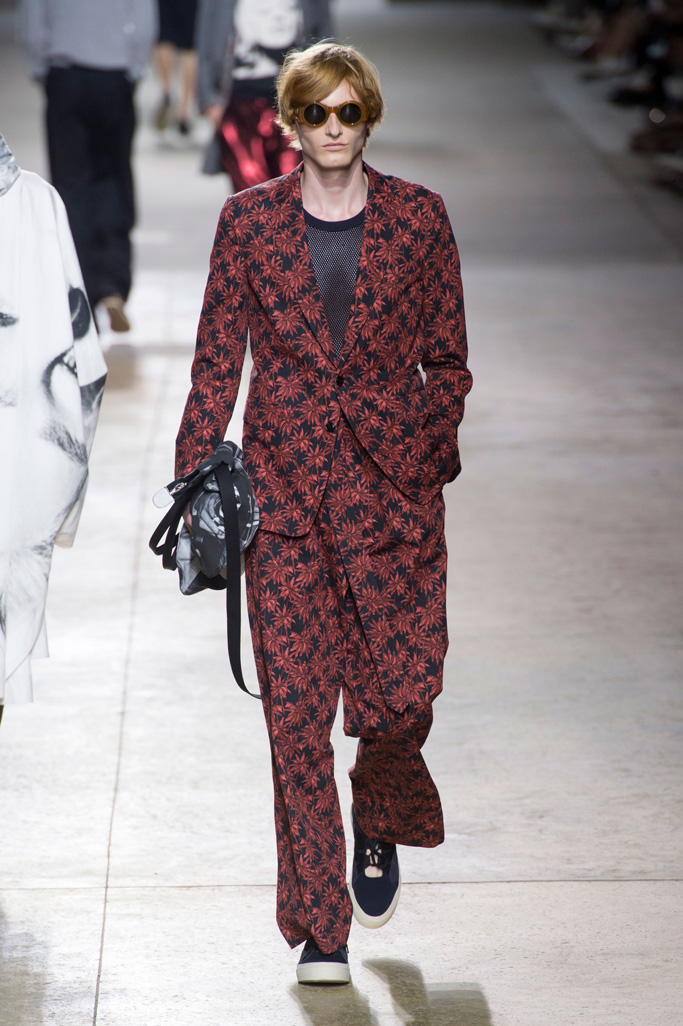 Dries Van Noten（德赖斯 范诺顿）2025巴黎时装周男装秀