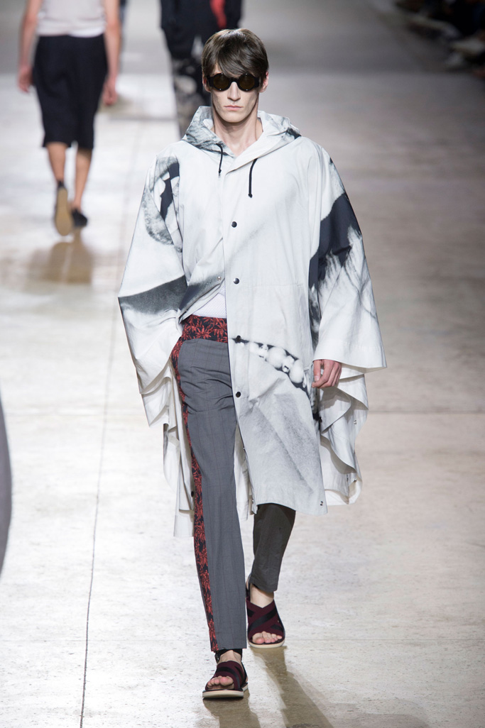 Dries Van Noten（德赖斯 范诺顿）2025巴黎时装周男装秀