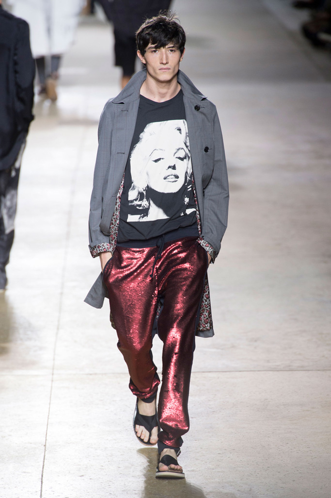 Dries Van Noten（德赖斯 范诺顿）2025巴黎时装周男装秀