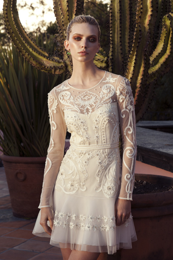 超模Emily Senko 演绎《Harper’s Bazaar》时装杂志纯美浪漫婚纱大片 