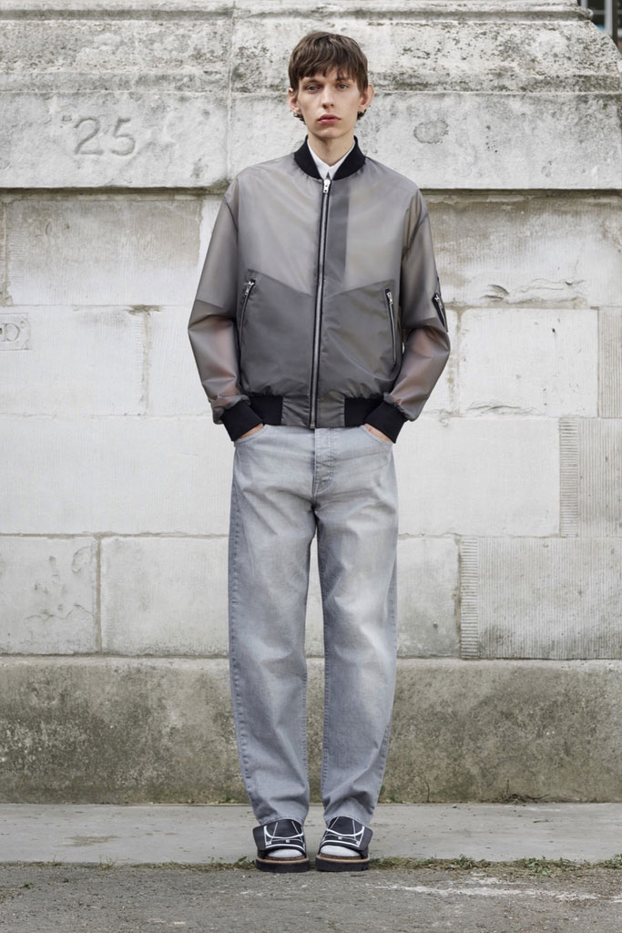 Alexander McQueen（亚历山大·麦昆）2025春夏Lookbook