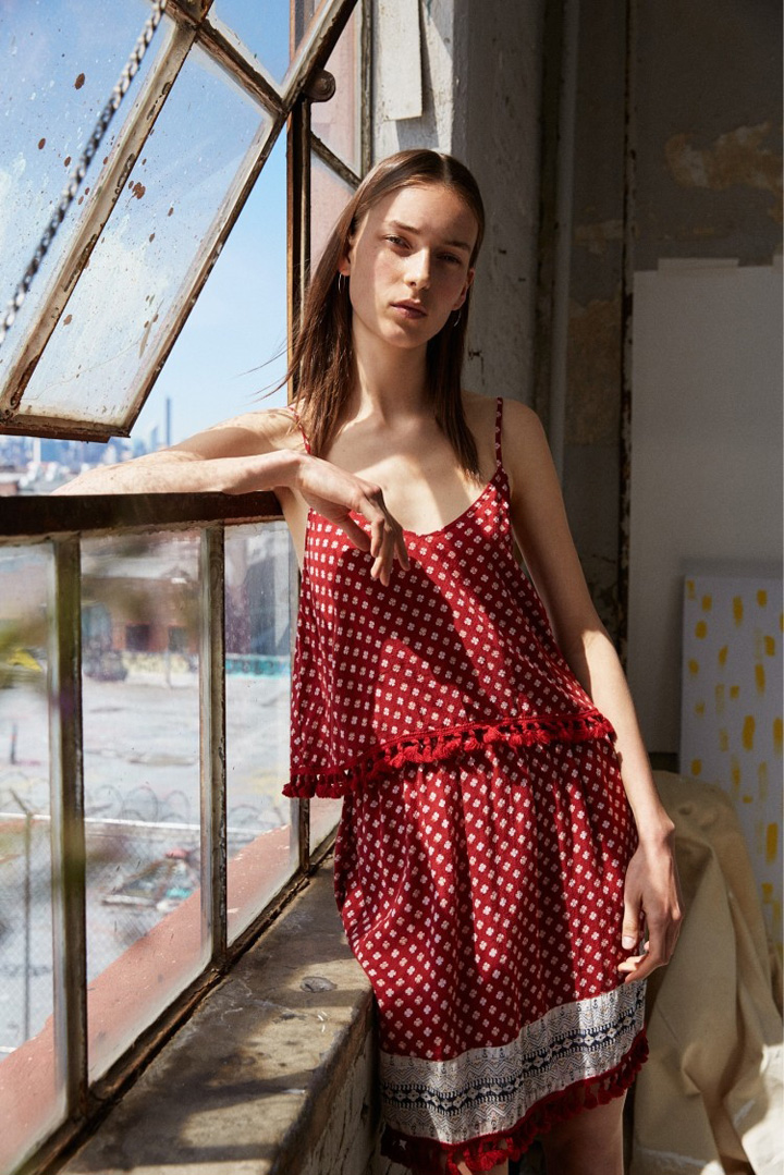 Mango（芒果）2025秋季牛仔系列 超模Julia Bergshoeff出镜代言