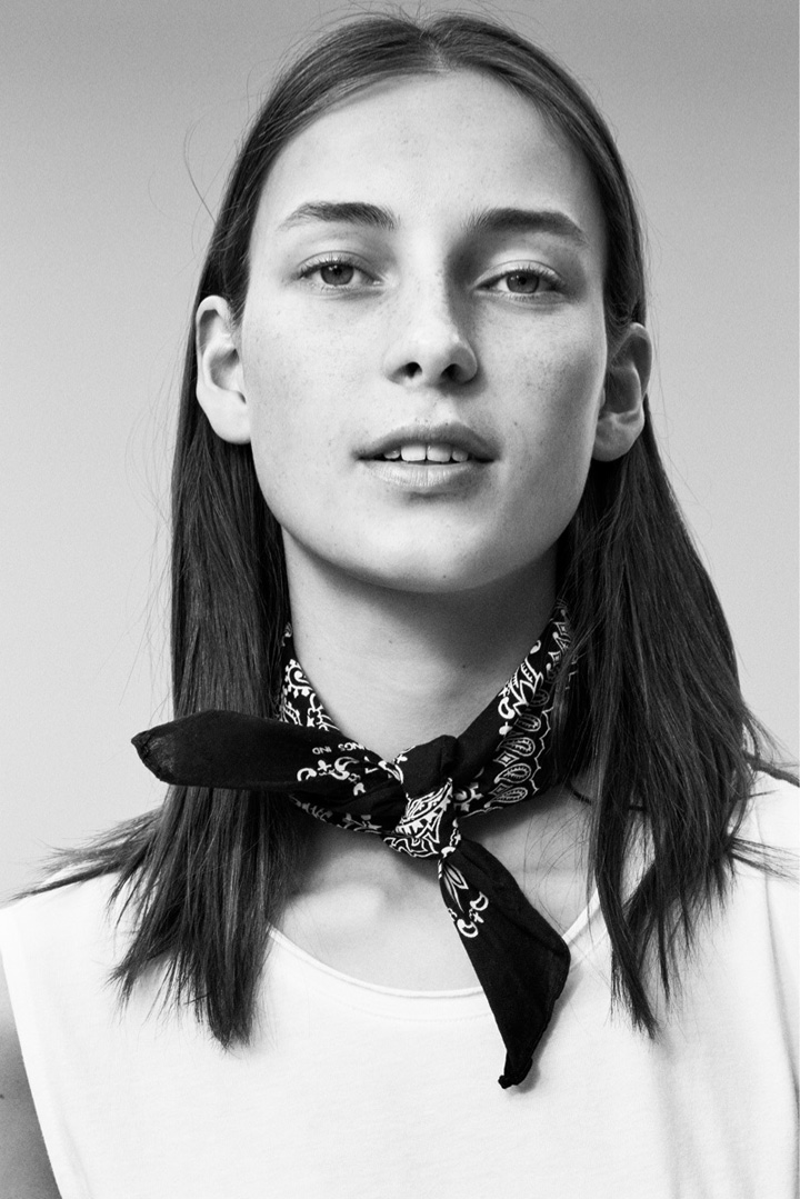 Mango（芒果）2025秋季牛仔系列 超模Julia Bergshoeff出镜代言