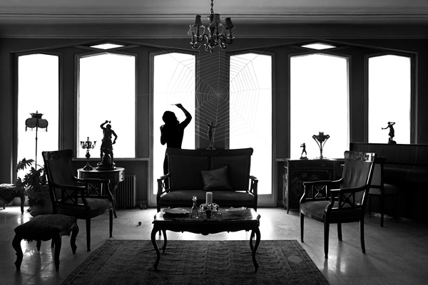 Shadi Ghadirian摄影作品：蝴蝶小姐