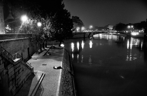 Peter Turnley摄影作品:法式热吻,巴黎的浪漫 Peter Turnley摄影作品:法式热吻,巴黎的浪漫