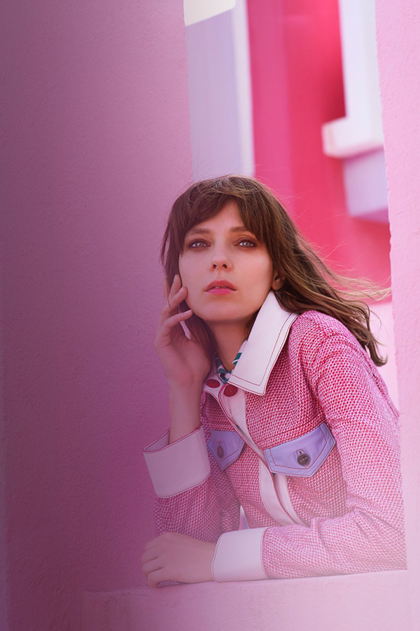 超模Kati Nescher 演绎《Harper’s Bazaar》别样色彩时尚大片