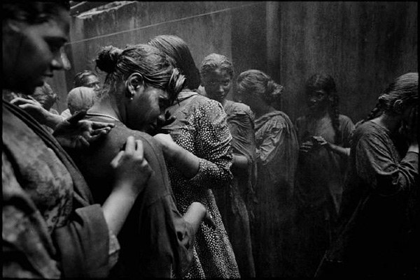 电影《生于妓院:加尔各答红灯区的孩子们》 电影《生于妓院:加尔各答红灯区的孩子们》