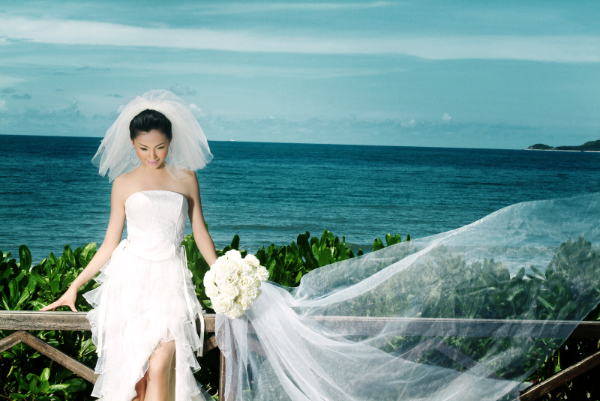 拍婚纱照的技巧 教你如何利用婚纱照姿势掩盖自身的缺陷