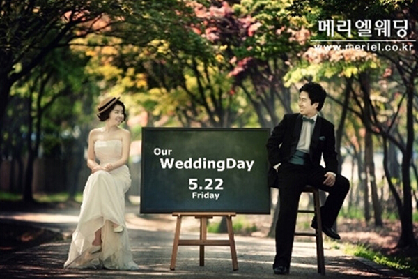 拍韩式婚纱道具盘点 花瓣雨营造唯美氛围