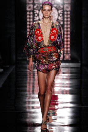 Reem Acra（雷姆·阿克拉）2025纽约时装秀