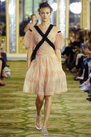 Simone Rocha（西蒙娜·罗莎）2025伦敦时装秀