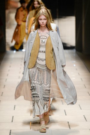 Trussardi（楚萨迪）2025春夏米兰时装秀