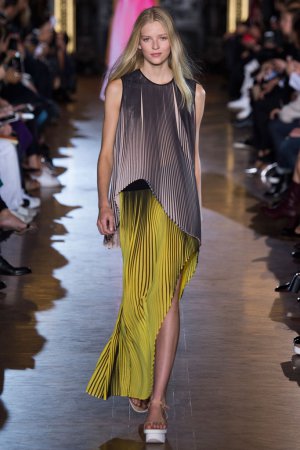 Stella McCartney 2025巴黎时装秀
