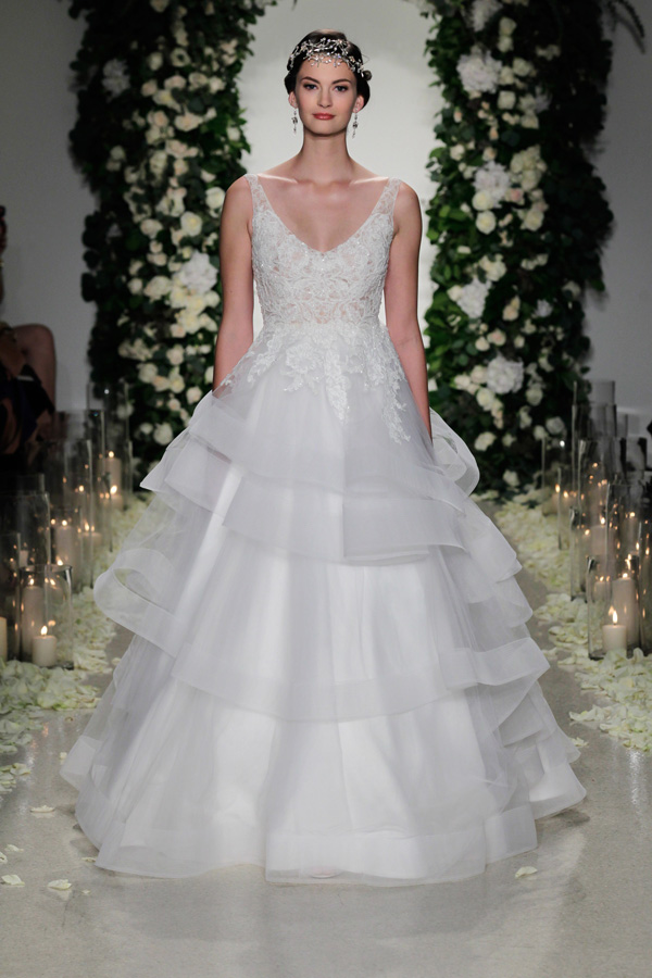 Anne Barge 2025纽约婚纱周婚纱秀