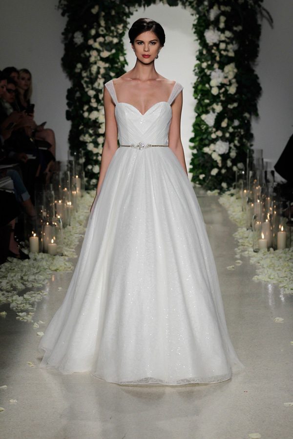 Anne Barge 2025纽约婚纱周婚纱秀