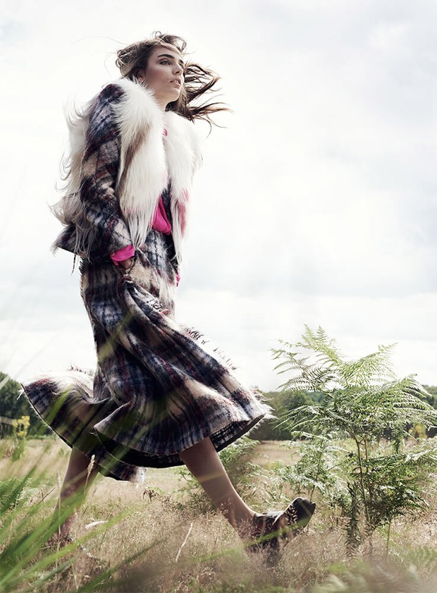 超模Zuzanna Bijoch 演绎《Harper’s Bazaar》英国版丨Regan Cameron