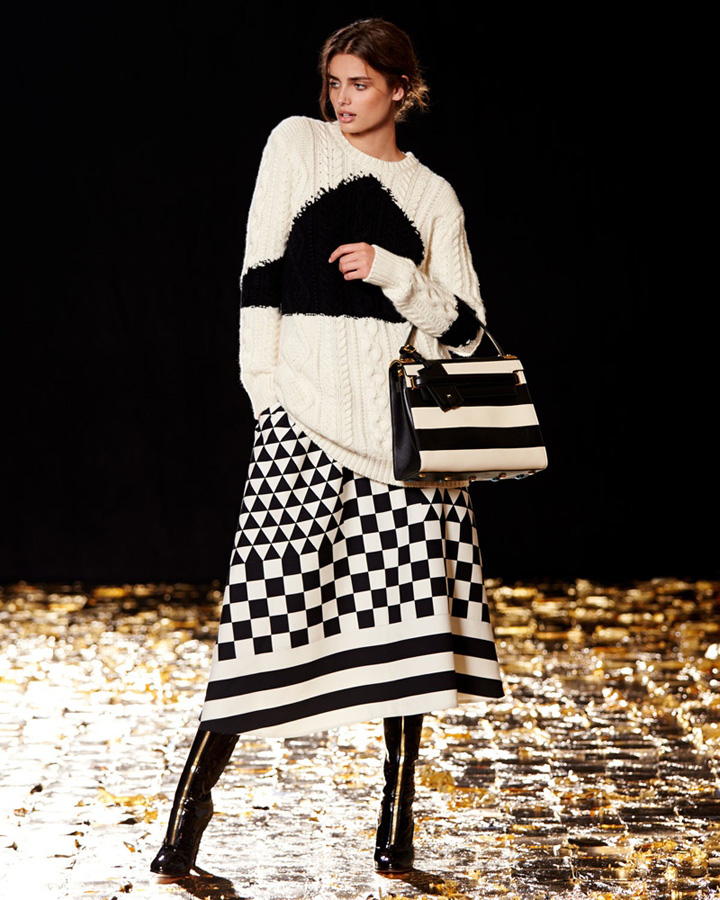 Taylor Hill 演绎 Valentino（华伦天奴）2025 lookbook